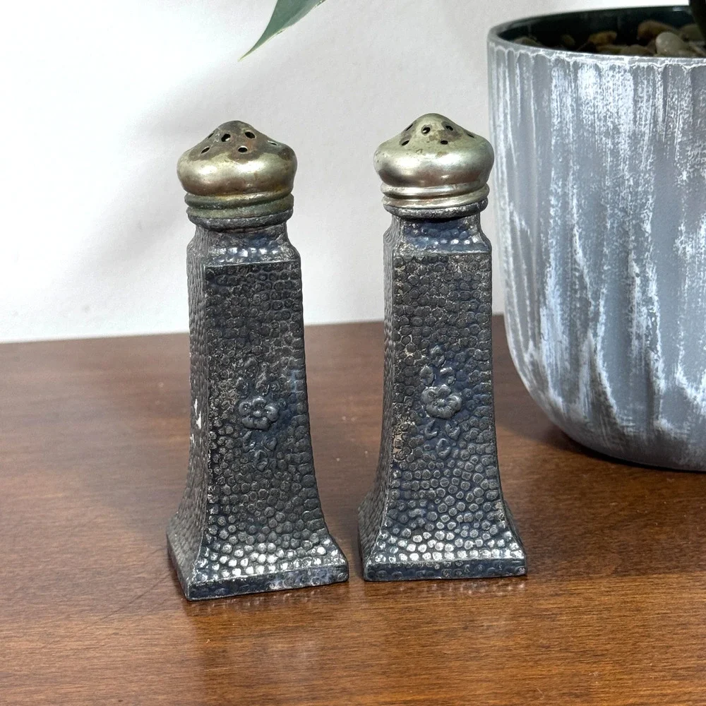 Vintage Salt & Pepper Shakers Nickel Silver Presto CCC 33 Pebble 3.25